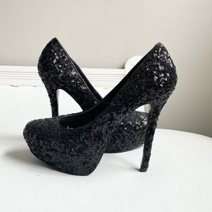 BAKERS BLACK SEQUIN PLATFORM PUMPS HEELS